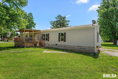 /international/us/421-w-monroe-street-girard-il-110108342668/