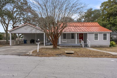 /international/us/3401-taylor-street-morehead-city-nc-110097471085/