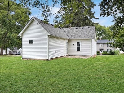 /international/us/1100-walnut-street-higginsville-mo-110120153406/