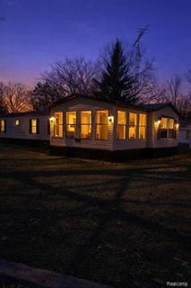 /international/us/1125-oakwood-street-billings-twp-mi-110107340476/