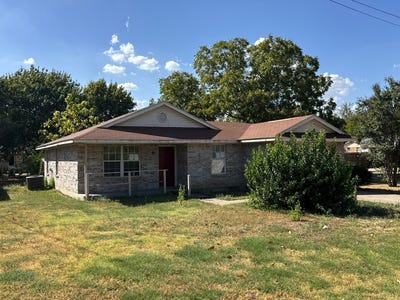 /international/us/800-maple-street-howe-tx-110120040903/