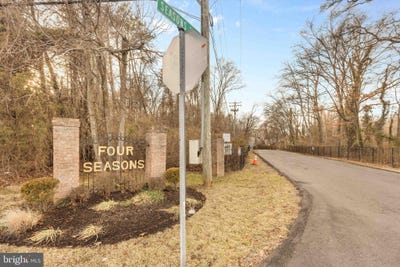 /international/us/8585-seasons-way-lanham-md-110097366283/