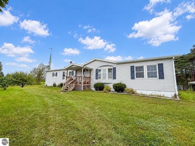 /international/us/5303-e-houghton-lake-road-lake-city-mi-110110369204/