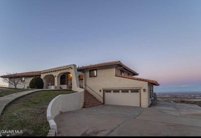 /international/us/1055-lakeview-drive-palmdale-ca-110108233066/