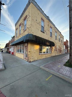 /international/us/104-w-edwards-street-litchfield-il-110103980763/