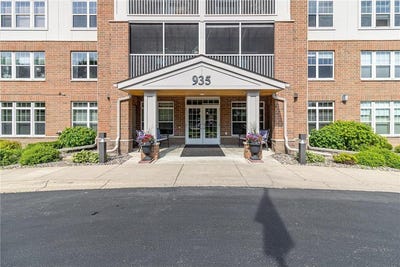 /international/us/935-ferndale-street-n-maplewood-mn-110096393154/