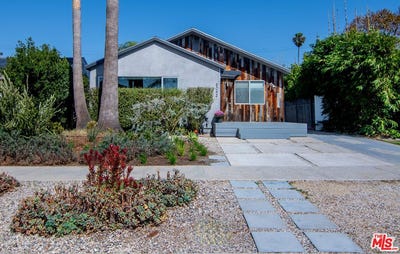 /international/us/8042-altavan-ave-los-angeles-ca-110120052824/