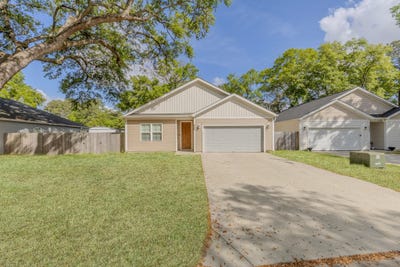 /international/us/2420-raymond-avenue-north-charleston-sc-110105528989/