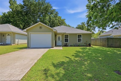 /international/us/323-texas-street-pottsboro-tx-110107923918/
