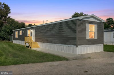 /international/us/8-chesapeake-drive-abbottstown-pa-110120456731/
