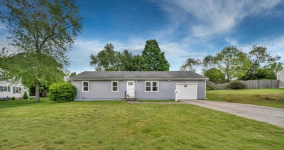 /international/us/17-willey-street-rochester-nh-110108496448/