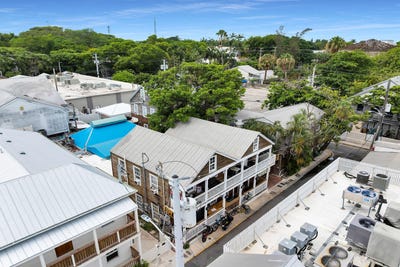 /international/us/4-and-6-charles-street-key-west-fl-110108877586/