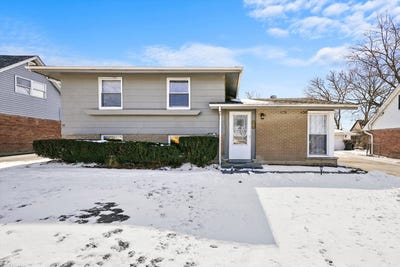 /international/us/3949-168th-street-country-club-hills-il-110097704124/
