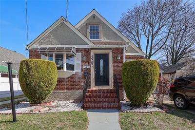 /international/us/11259-mayville-street-saint-albans-ny-110098434374/?lang=id
