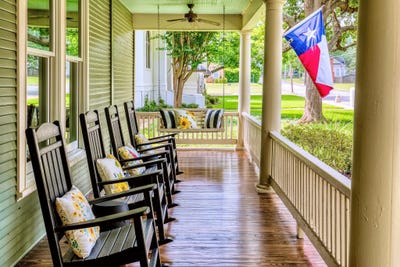 /international/us/402-ross-st-brenham-tx-110101266207/