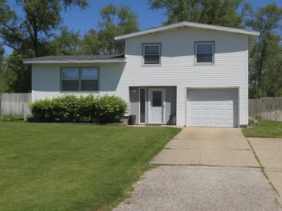 /international/us/1852-oak-park-drive-muskegon-mi-110108380348/