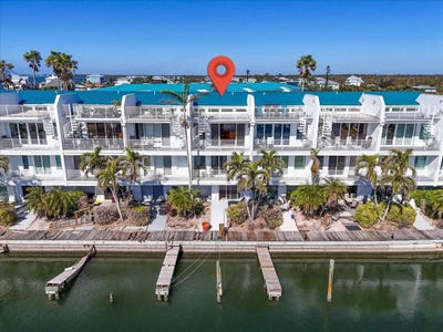 /international/us/8230-harborside-circle-englewood-fl-110097177135/