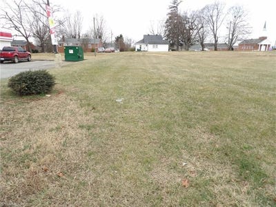 /international/us/308-main-street-dobson-nc-110105219477/