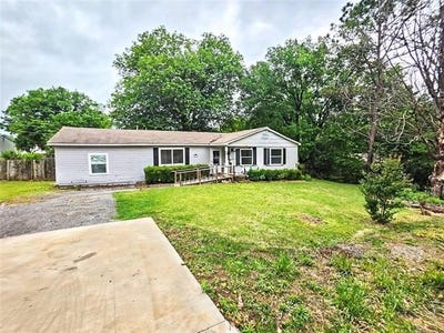 /international/us/2112-white-avenue-tahlequah-ok-110108396377/