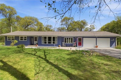 /international/us/6458-clearwater-road-baxter-mn-110108393699/