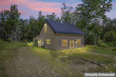/international/us/85-toothaker-pond-road-phillips-me-110101007371/