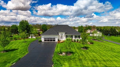 /international/us/8801-s-rood-road-kingston-il-110107724951/
