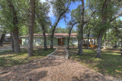 /international/us/767-valley-oaks-dr-canyon-lake-tx-110120450529/