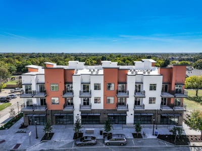 /international/us/3522-main-street-rowlett-tx-110107885885/