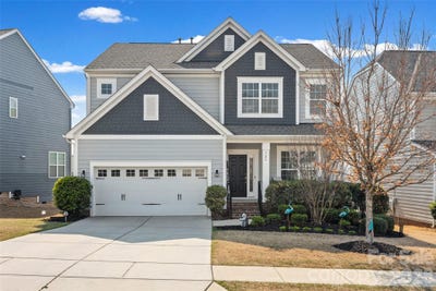 /international/us/327-hawks-creek-parkway-fort-mill-sc-110107347423/