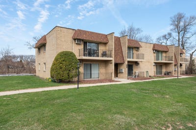 /international/us/12830-s-71st-avenue-palos-heights-il-110108352970/