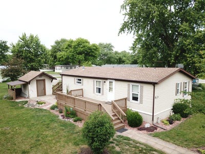 /international/us/300-e-spencer-street-dwight-il-110108451117/