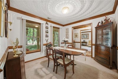 /international/us/645-ravenwoods-drive-chesapeake-va-110108581623/