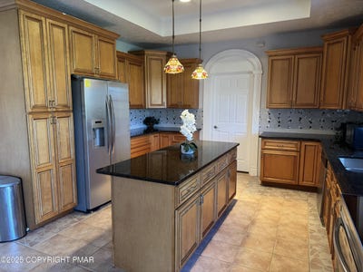/international/us/369-bossardsville-road-stroudsburg-pa-110103358275/