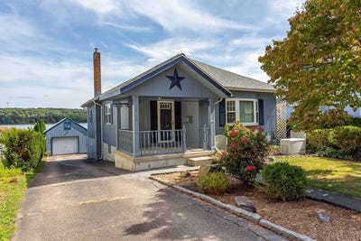 /international/us/2714-riverside-ave-somerset-ma-110102191044/