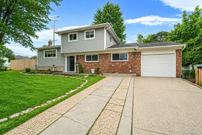 /international/us/48-hillside-avenue-patchogue-ny-110109331348/