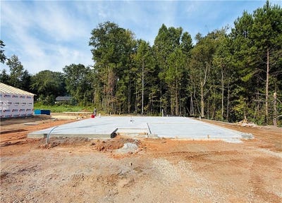 /international/us/185-lee-rd-2157-smiths-station-al-110120419241/