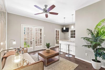 /international/us/4403-bellaire-drive-s-fort-worth-tx-110106675411/