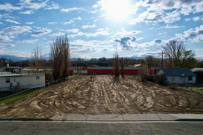 /international/us/1325-n-7th-st-greybull-wy-110098940997/