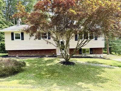 /international/us/197-columbus-drive-archbald-pa-110100243616/