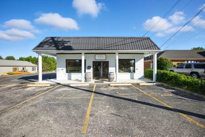 /international/us/506-w-broadway-street-lawrenceburg-ky-110105958705/