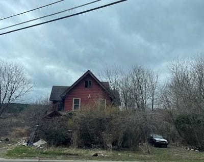 /international/us/1993-state-highway-8-mount-upton-ny-110107289490/