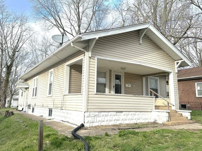 /international/us/1308-maple-street-murphysboro-il-110107669078/