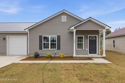 /international/us/132-macdonald-boulevard-havelock-nc-110105256054/