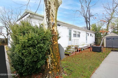 /international/us/14-monique-circle-hazlet-nj-110106770485/