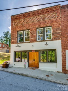 /international/us/40-church-street-saluda-nc-110107997205/