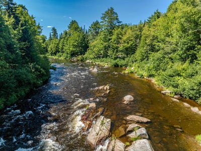 /international/us/23-garneau-road-bethlehem-nh-110120538038/