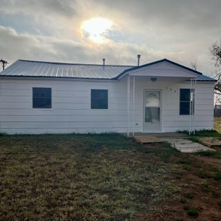 /international/us/303-avenue-f-levelland-tx-110109180816/