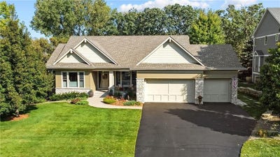 /international/us/947-wild-rose-court-eagan-mn-110099128124/