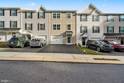 /international/us/8166-haley-court-harrisburg-pa-110120583463/