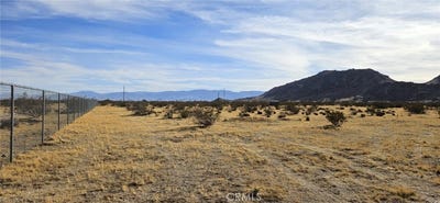 /international/us/18066-barstow-road-lucerne-valley-ca-110100655969/?lang=zh-cn